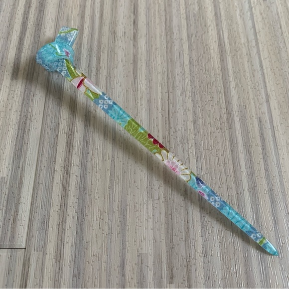Accessories - Japanese Hair Pin / Stick in Light Blue & Spring Green NWOT